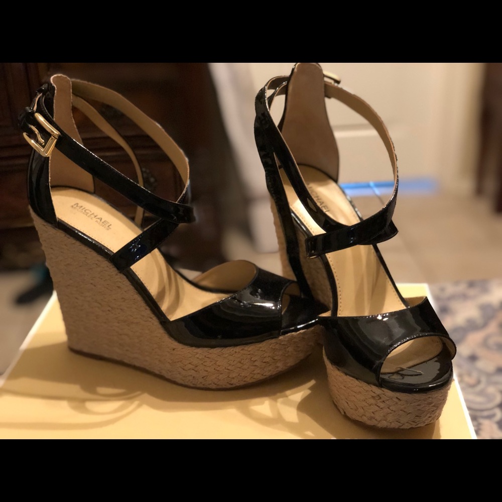 Micheal Kors size 8 Wedges
